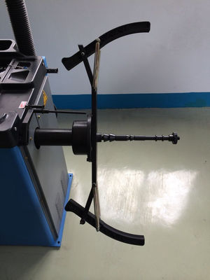 0.09kw Mobile Wheel Balancing Machine 140rpm With 19&quot;HD Monitor
